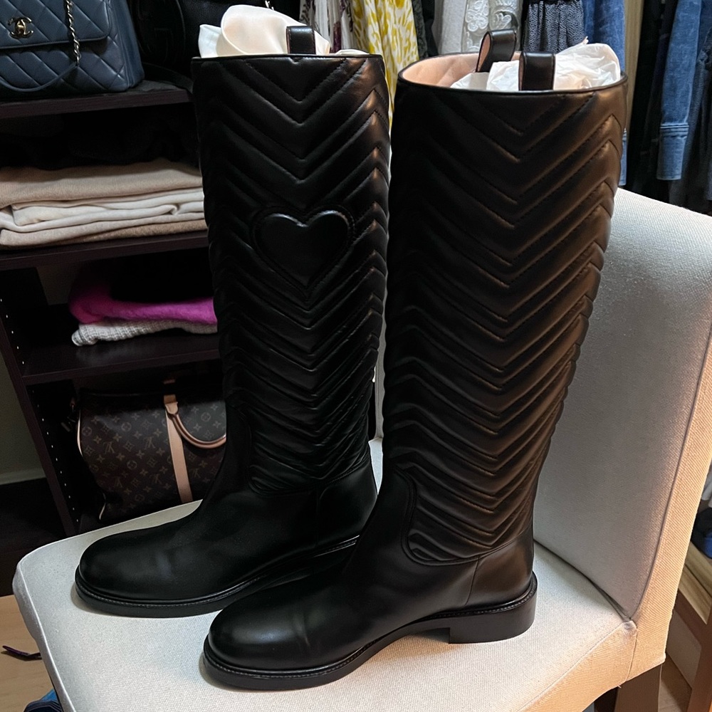 Gucci Boots - Heart Logo - Black Leather